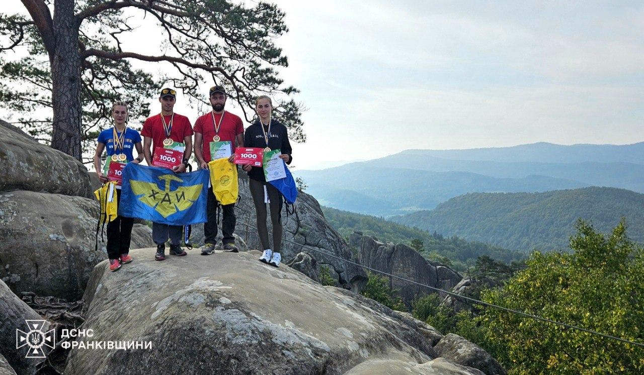 Прикарпатські рятувальники стали абсолютними чемпіонами України зі спортивного гірського туризму (ФОТО)