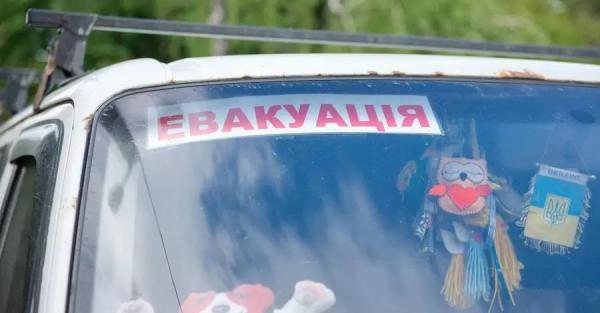 Із Сумської області примусово евакуюють майже півтисячі дітей із сім'ями - Новини України