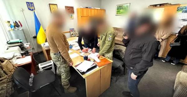 Начальнику Ужгородського районного ТЦК повідомили про підозру - Новини України