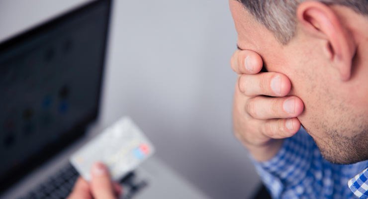 Хотів продати дитячу коляску: прикарпатець втратив понад 80 тисяч гривень через шахраїв