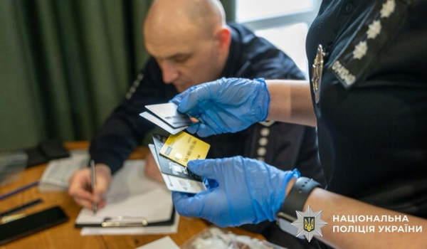 Ошукали іноземців на мільйони: Нацполіція викрила міжнародну шахрайську мережу псевдоінвесторів - Новини України