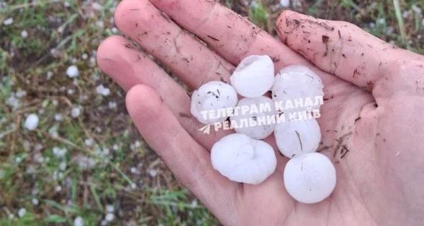 У Київській області випав град - Новини України