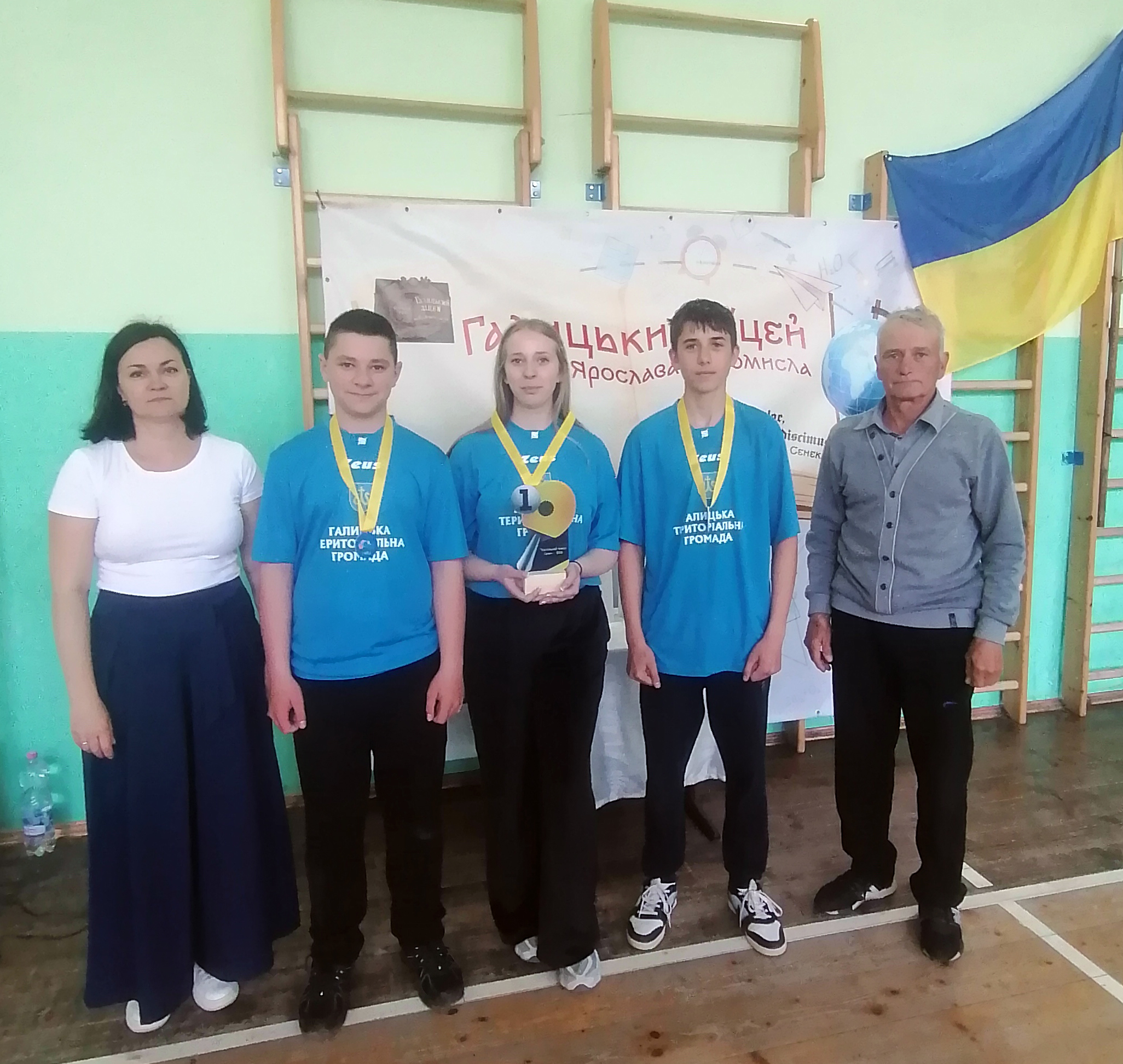 Фото без опису