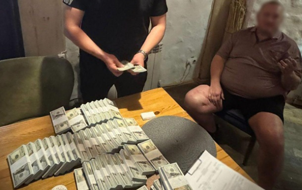 Шахраї намагалися продати "посаду директора" підприємства за $500 тисяч