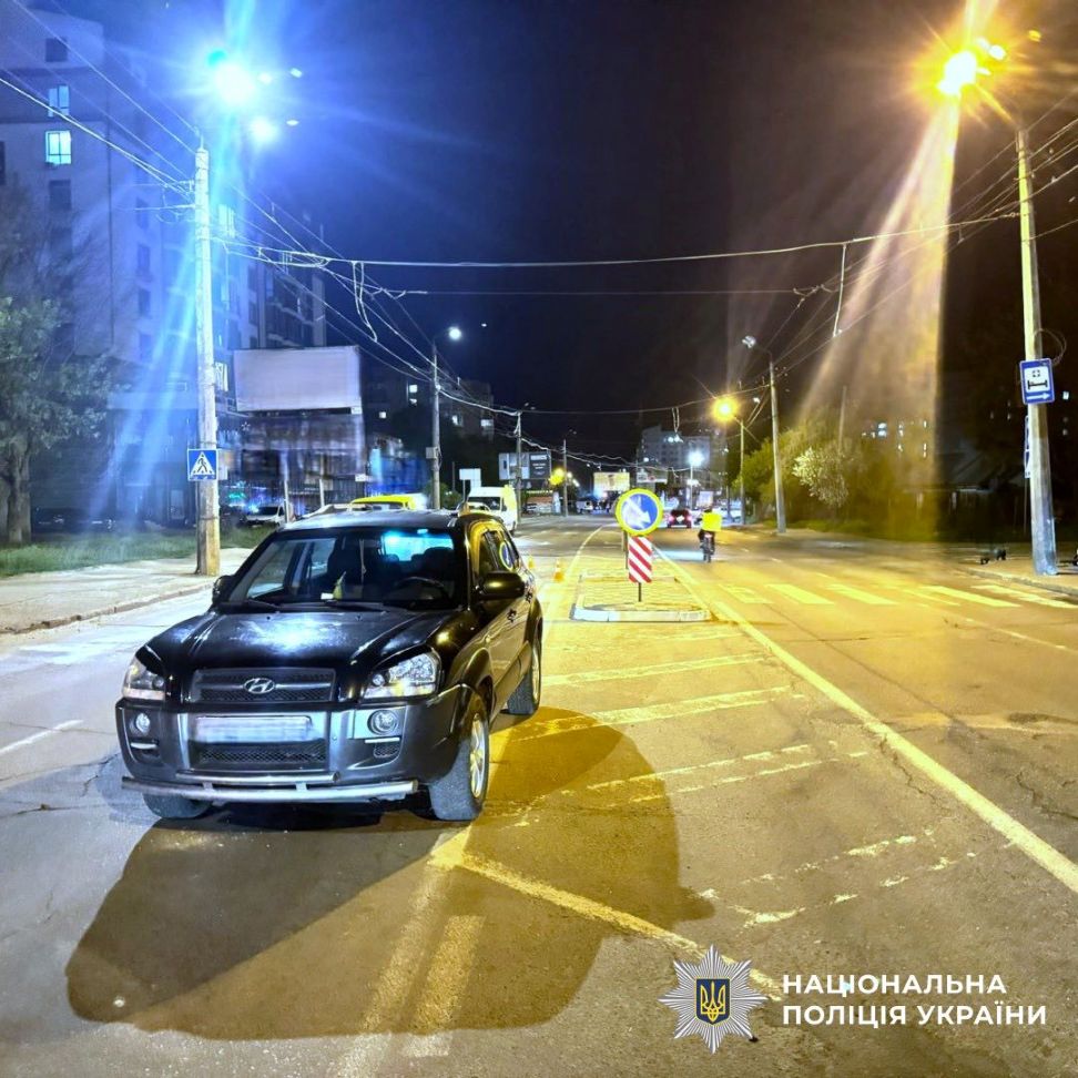 Розкаявся і відшкодував всі витрати: суд звільнив від відповідальності франківського священника, який наїхав на людину на переході