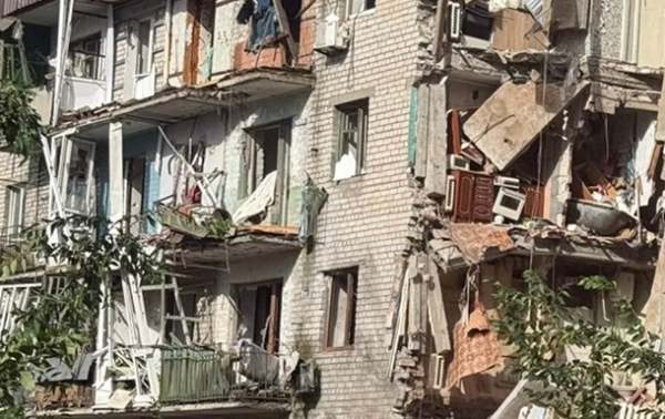 Росіяни атакували п'ятиповерхівку у Лимані