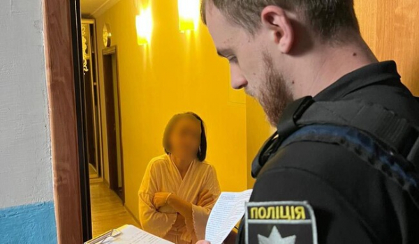 Поліція проводить обшуки вдома у Назарія Гусакова та його знайомих, яких він залучав до збору коштів - Новини України