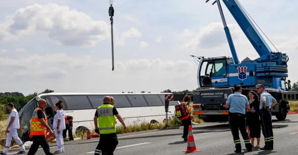 ДТП автобуса з українцями у Франції: загиблих серед дітей немає, але багато постраждалих  - Новини України