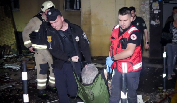 Росіяни вдарили по багатоповерхівці в Одесі, серед постраждалих діти - Новини України