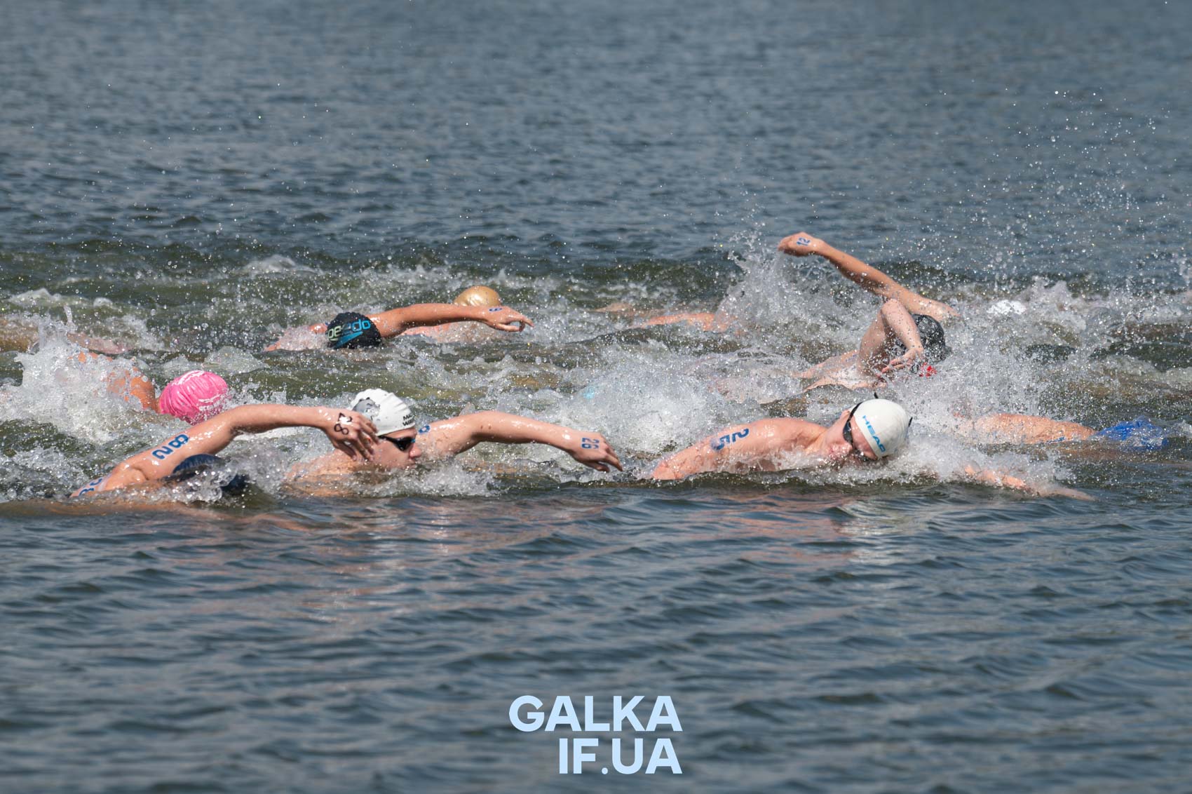 Замість моря — озеро: Франківськ вчетверте приймає чемпіонат України з плавання на відкритій воді (ФОТОРЕПОРТАЖ)