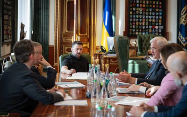 Зеленський провів нараду з дипломатами