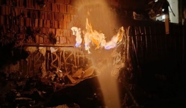 У Києві після російської атаки завалився під'їзд п'ятиповерхівки, під руїнами є люди  - Новини України