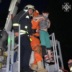 Росіяни вдарили по багатоповерхівці в Одесі, серед постраждалих діти - Новини України