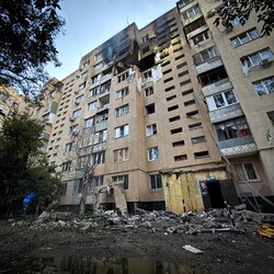 Росіяни вдарили по багатоповерхівці в Одесі, серед постраждалих діти - Новини України