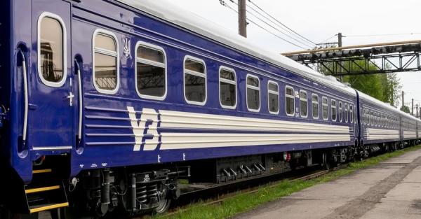 Укрзалізниця повідомила про затримку 12 потягів – аварія мережі на Хмельниччині  - Новини України