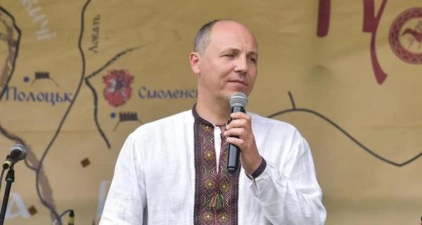 Чотири рази обирався у нардепи і був співавтором "мовного" закону: що відомо про вбитого Андрія Парубія - Новини України