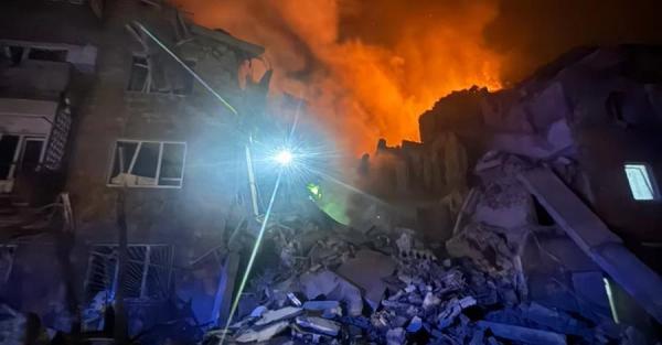 Атака на Київ: троє жертв, 24 постраждалих, зруйнована  пʼятиповерхівка - Новини України