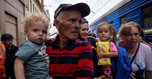 В Донецькій області оголосили примусову евакуацію у 19 населених пунктах - Новини України