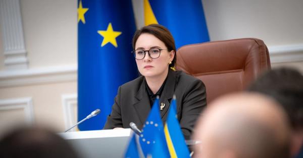 Кабмін дозволив жінкам-депутатам місцевих рад виїжджати за кордон - Новини України