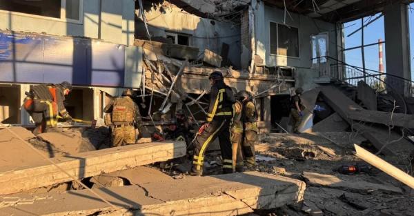 Удар КАБами по Запоріжжю: постраждалих вже 20 - Новини України