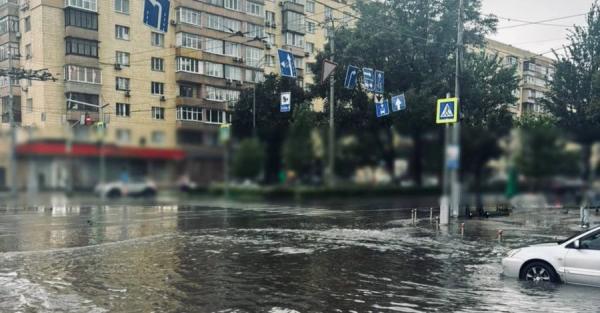 Київ аномально залило - за день у столиці випала півмісячна норма опадів - Новини України