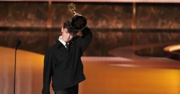 Зірка серіалу Юнацтво став наймолодшим актором, який отримав премію Еммі - Новини України