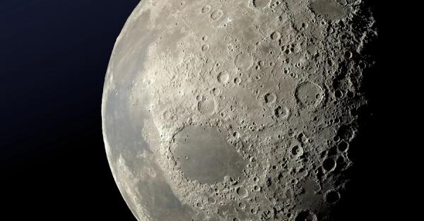 На Місяць летить астероїд, для його руйнування NASA може підготувати ядерний удар  - Новини України