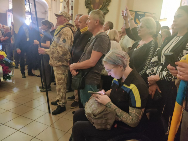 Попрощатися з Парубієм у Львові прийшли Порошенко, Луценко та Турчинов - Новини України
