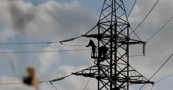 Жителі Сумського району залишилися без світла через обстріли - Новини України
