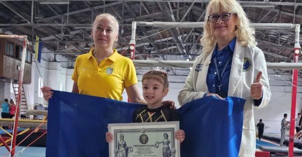 6-річна львівянка встановила світовий рекорд Гіннеса з підйомів-переворотів - Новини України