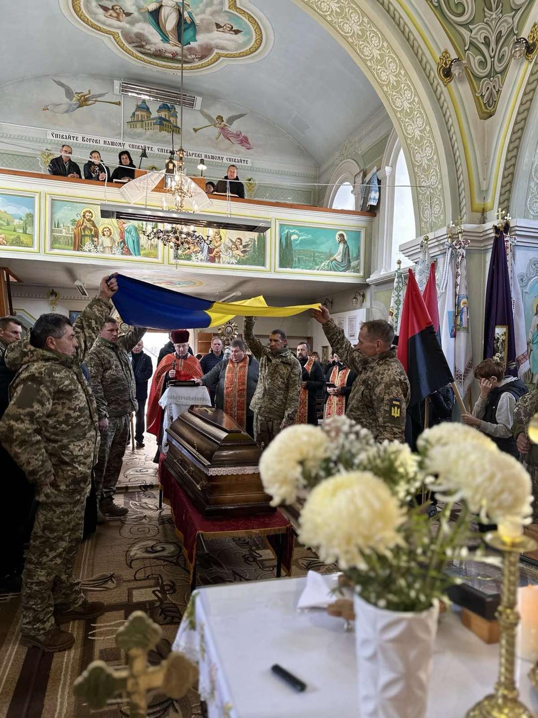 Фото без опису