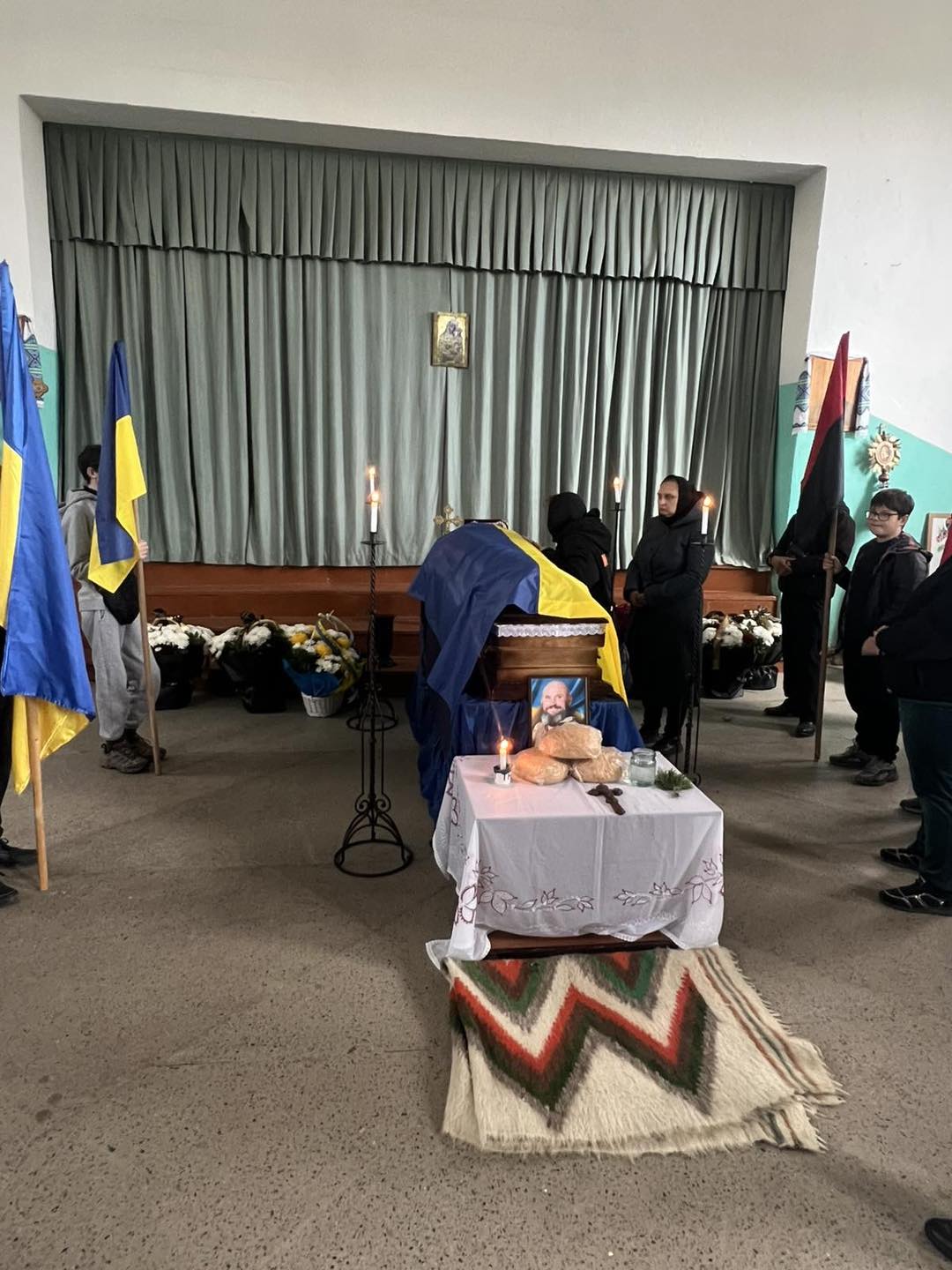 Фото без опису