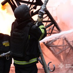 Росія вночі запустила понад 450 дронів і 30 ракет, - Зеленський - Новини України