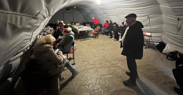 Блекаут у Чернігові: енергетики не можуть розпочати роботи через російські дрони - Новини України Блекаут у Чернігові: енергетики не можуть розпочати роботи через російські дрони - Новини України
