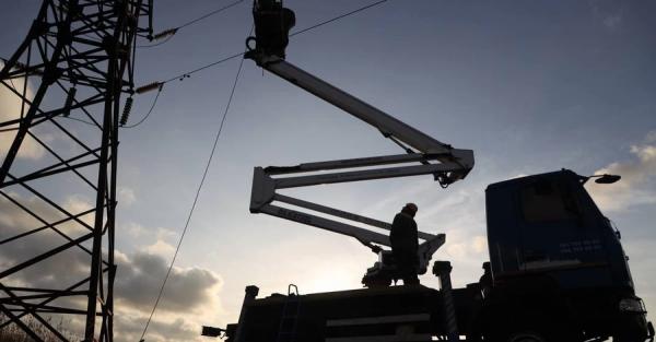 У неділю будуть застосовувати погодинні відключення світла, але їх буде набагато менше  - Новини України