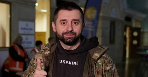 У фракції Слуга народу підтримали рішення Зеленського звільнити Єрмака - Новини України