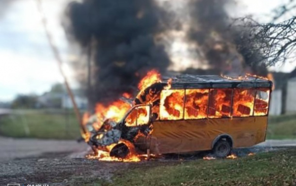 РФ атакувала цивільний транспорт на Сумщині РФ атакувала цивільний транспорт на Сумщині