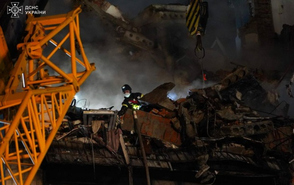 У Тернополі досі шукають 26 мешканців зруйнованого будинку