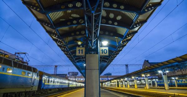 На Харківщині після обстрілів Укрзалізниця змінила маршрути ряду потягів - Новини України