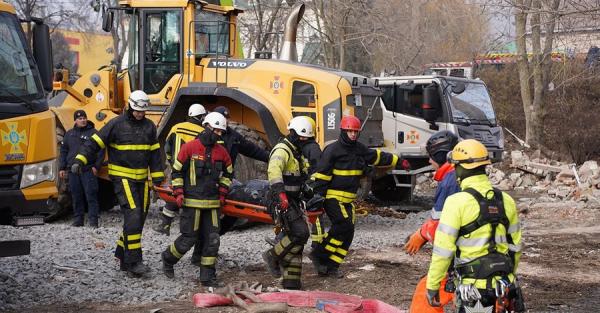 У Тернополі кількість жертв російського удару зросла до 26, 93 отримали поранення - Новини України У Тернополі кількість жертв російського удару зросла до 26, 93 отримали поранення - Новини України
