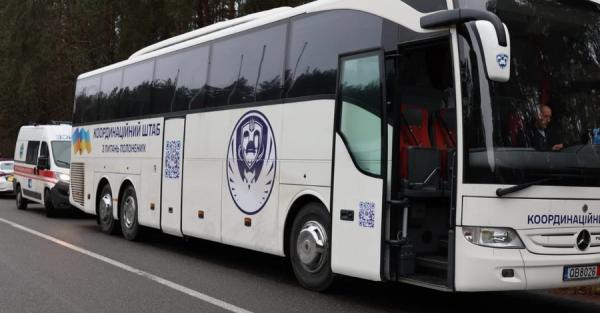 В Україну повернулася 31 особа, звільнена з ув'язнення в Білорусі  - Новини України