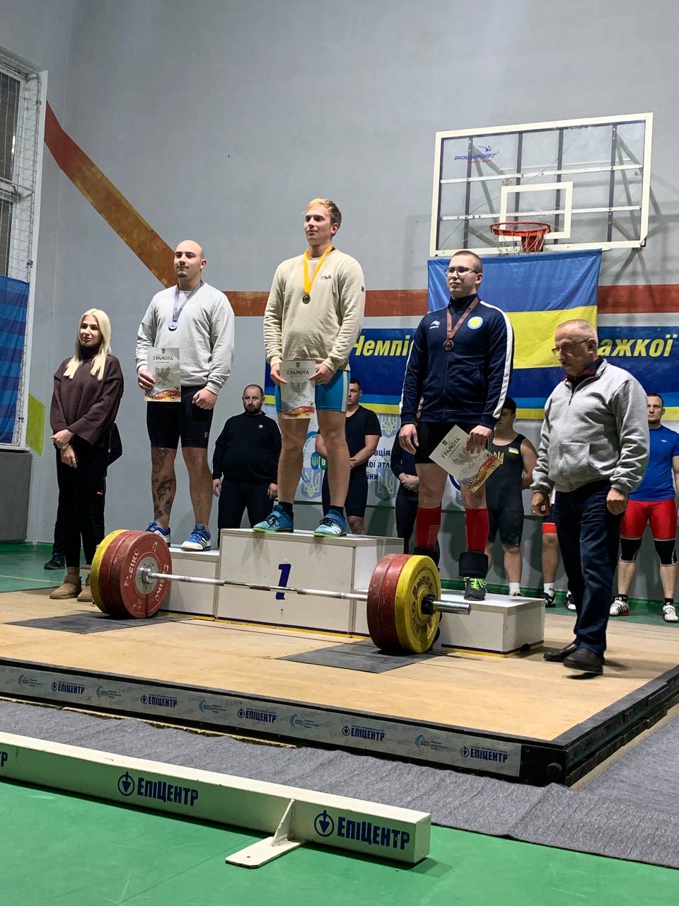 Фото без опису