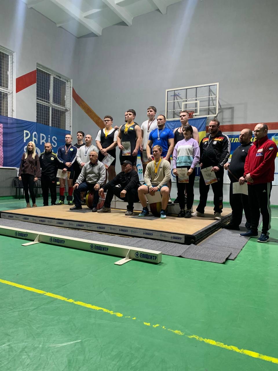 Фото без опису