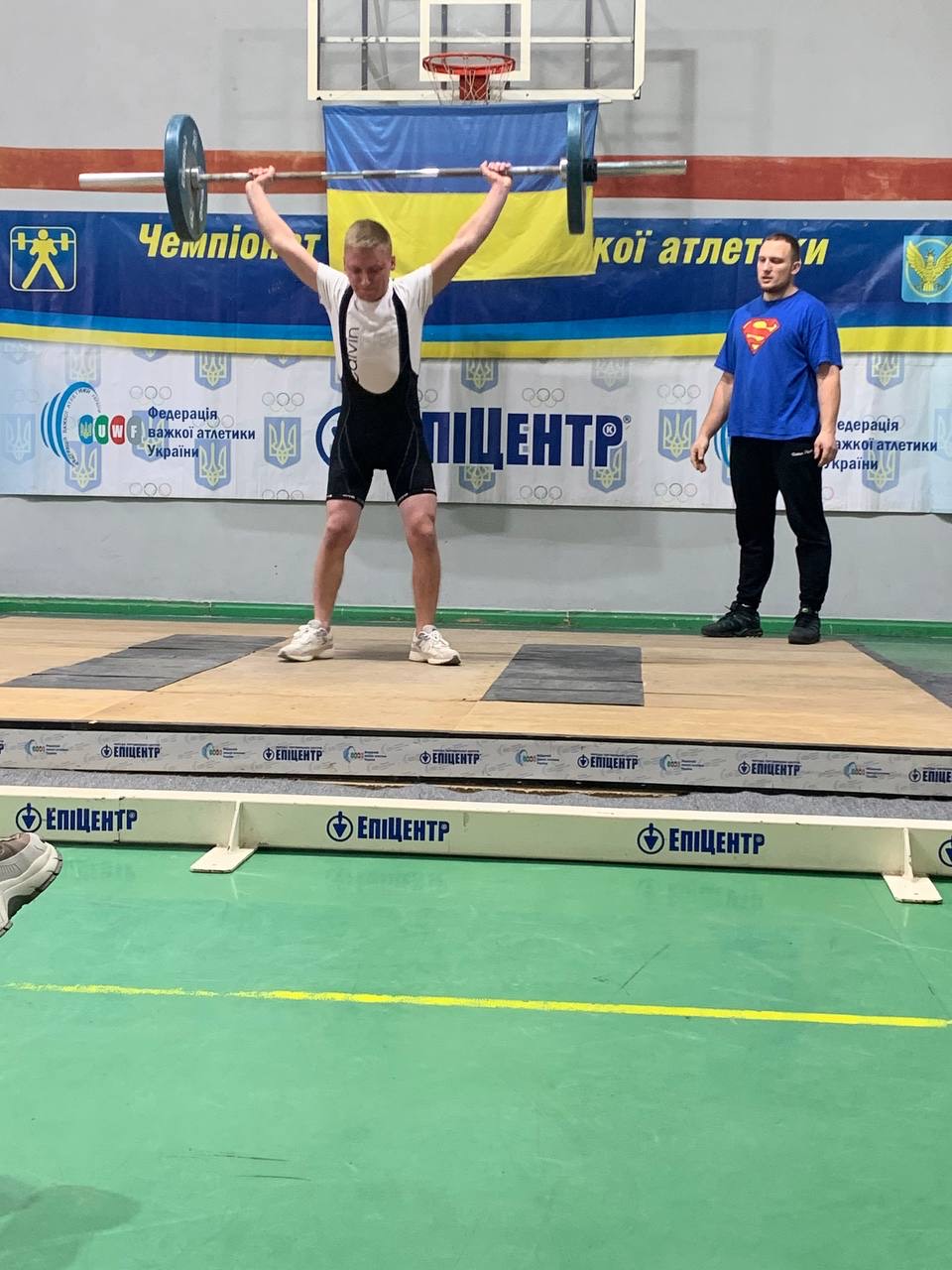 Фото без опису