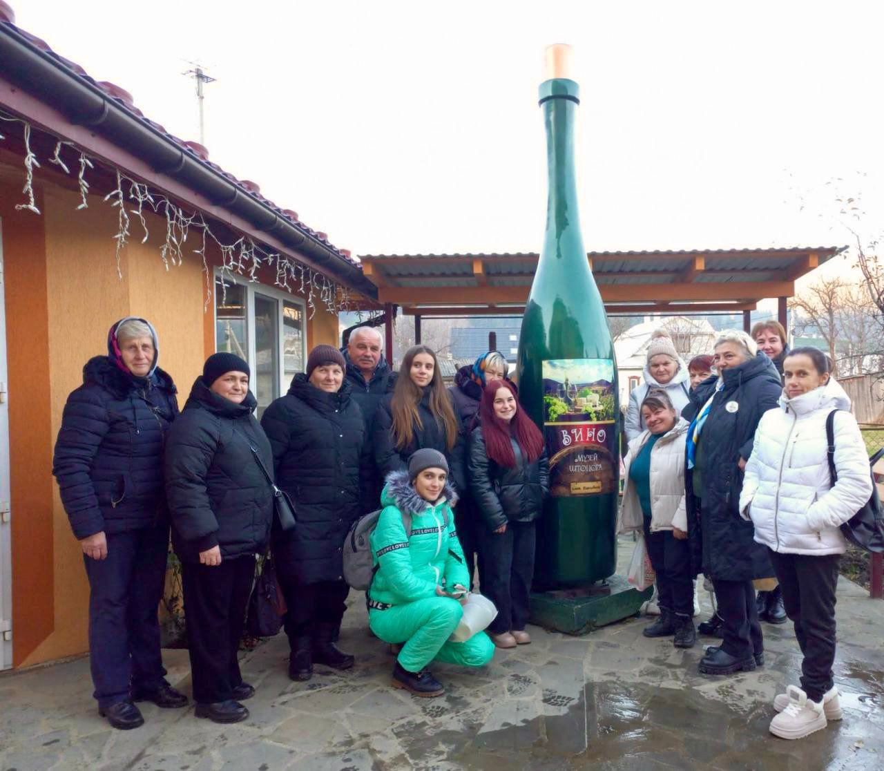 Фото без опису