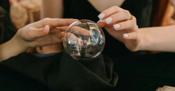 Продаємо віру та надію, дорого: чому зростає інтерес до окультизму - Новини України Продаємо віру та надію, дорого: чому зростає інтерес до окультизму - Новини України