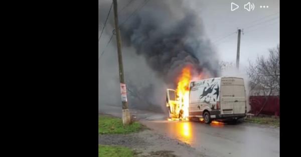 Росіяни поцілили дроном в евакуаційне авто UAnimals на Донеччині, в салоні були собаки - Новини України Росіяни поцілили дроном в евакуаційне авто UAnimals на Донеччині, в салоні були собаки - Новини України