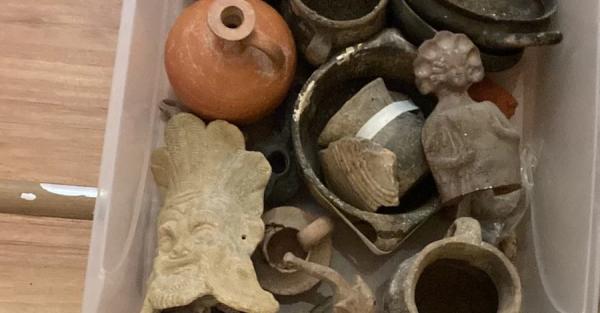 Викритий на крадіжці екснардеп передав музею 7 тисяч унікальних артефактів - Новини України Викритий на крадіжці екснардеп передав музею 7 тисяч унікальних артефактів - Новини України