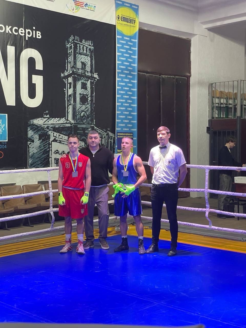 Фото без опису