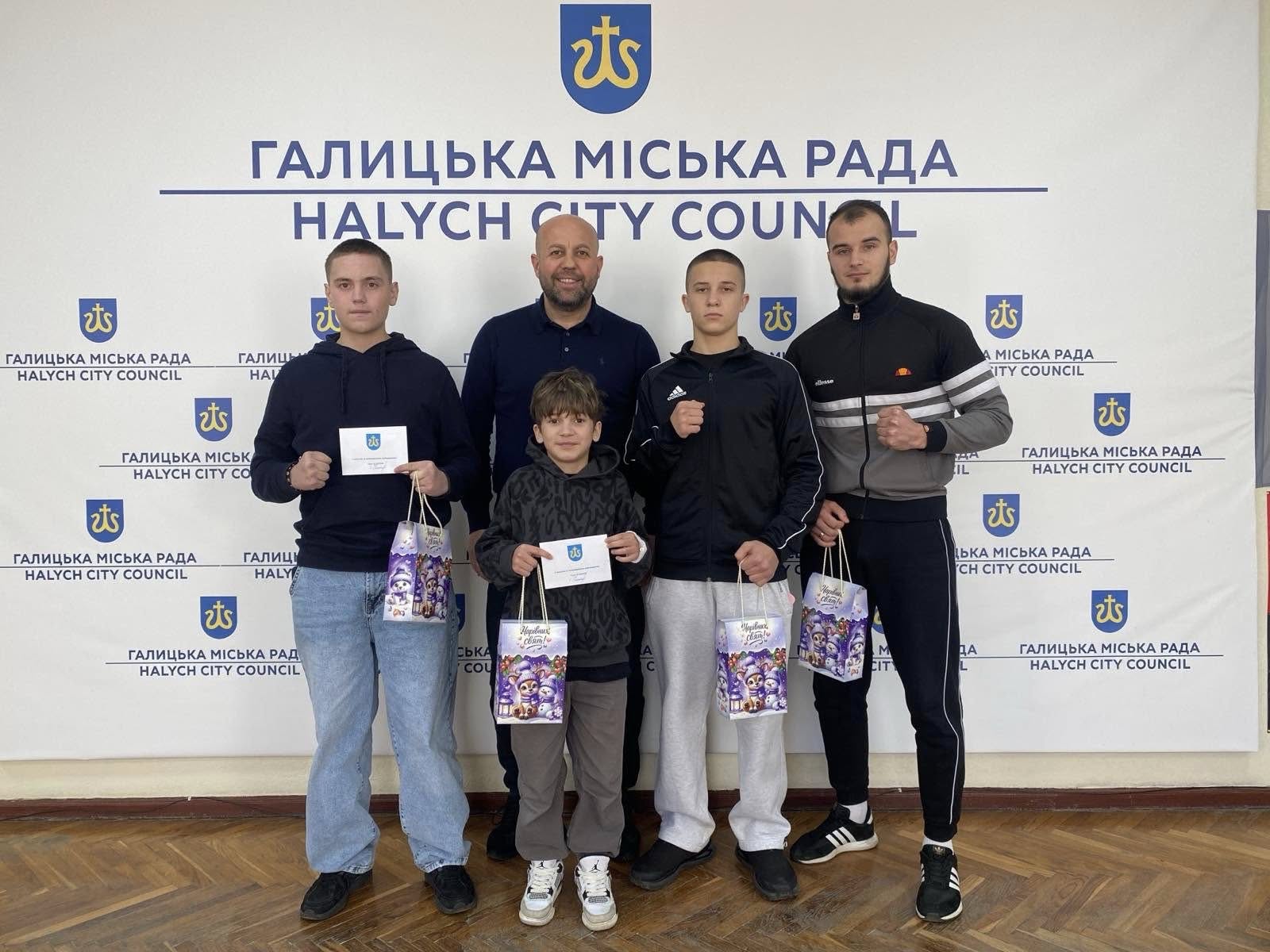 Фото без опису